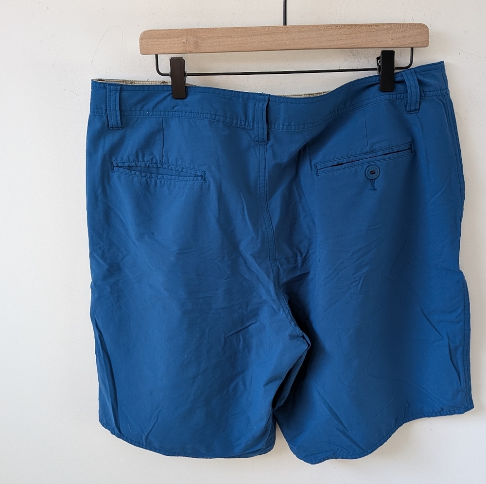 Patagonia Men's Blue Shorts Size 36 - Picture 5 of 6